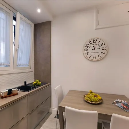 Yourhome - Royal Blue Apartment *