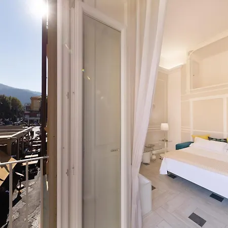Yourhome - Royal Blue Apartment