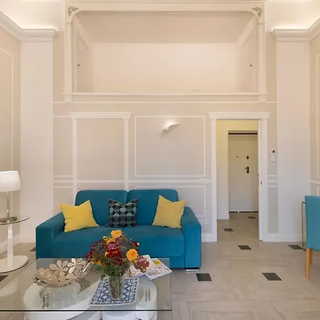 Yourhome - Royal Blue Apartment